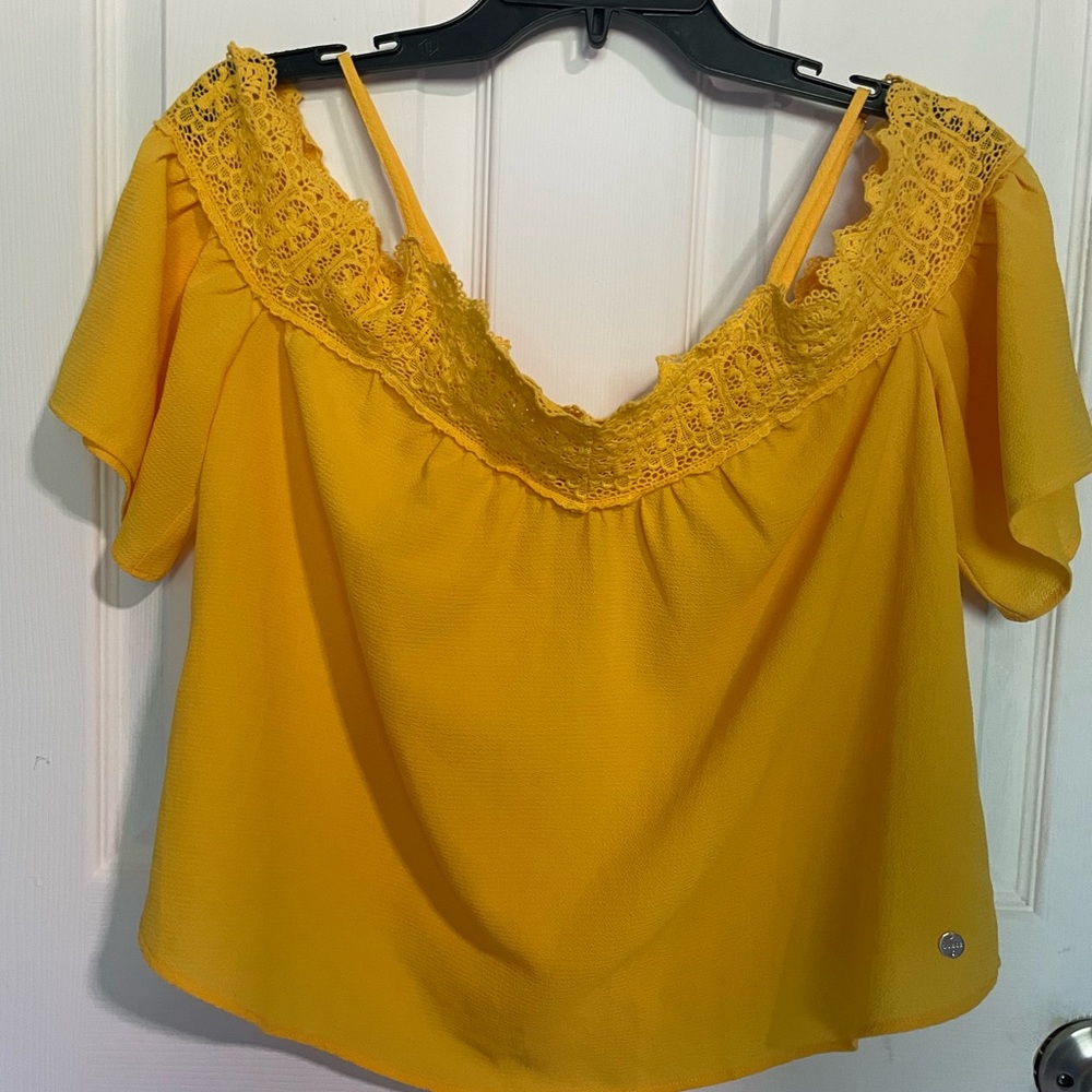 Guess Yellow Ruffled Cropped Blouse - Picture 12 of 14